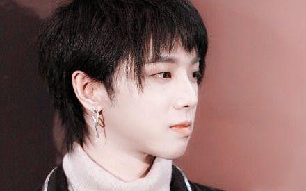 吃瓜八卦娱乐圈宋亚轩,娱乐圈的瓜田，他的成长与蜕变