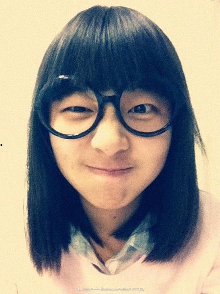 黑框眼镜吃瓜,揭秘娱乐圈幕后故事